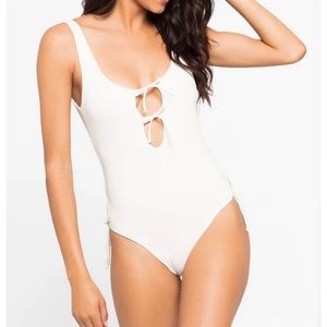 L*Space Jenn one piece white Swimsuit Sz 8 NWT